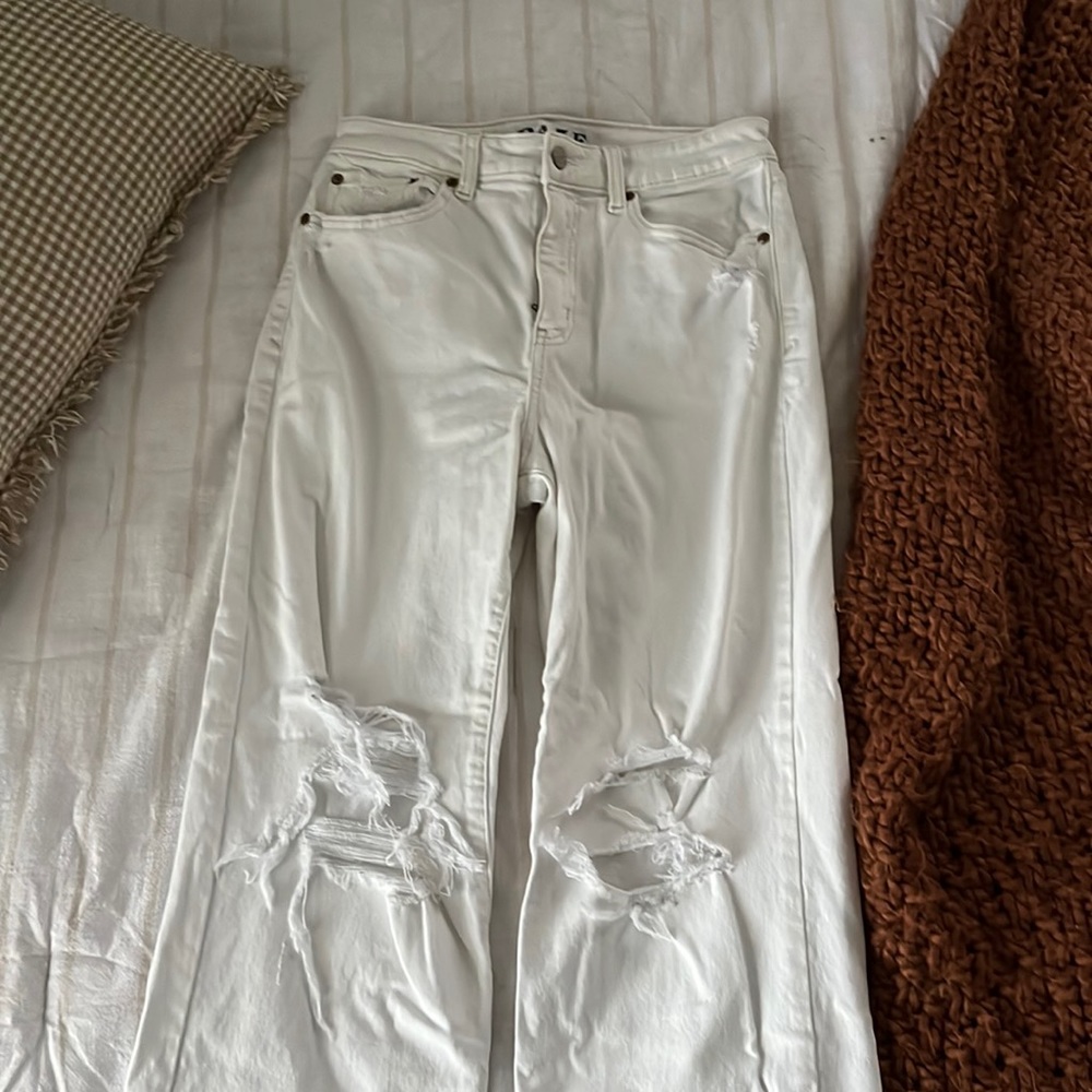 White distressed denim jeans